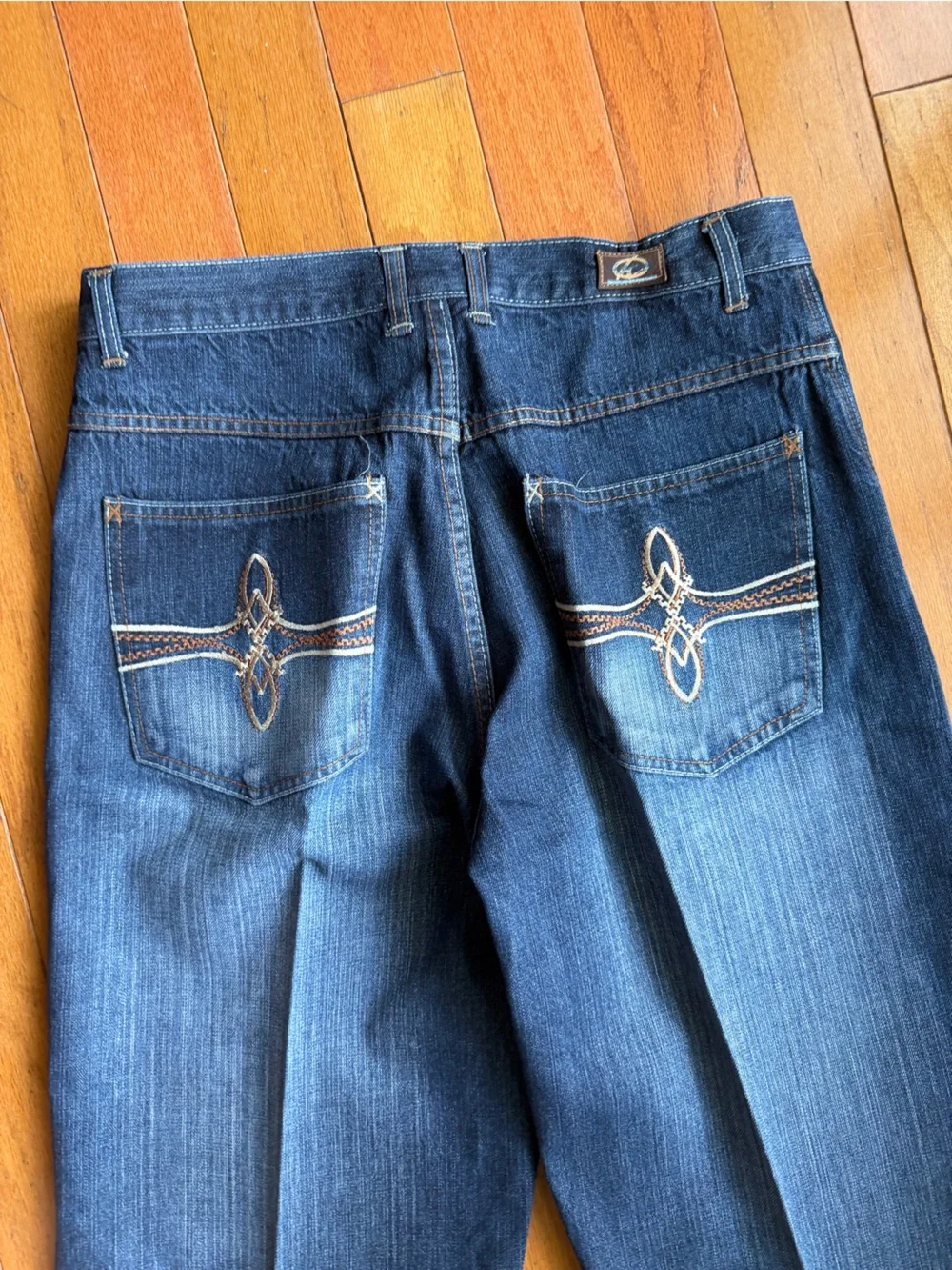 Knockout Medium Wash Jeans Men’s Size 34 Embroidered Pockets Hip Hop